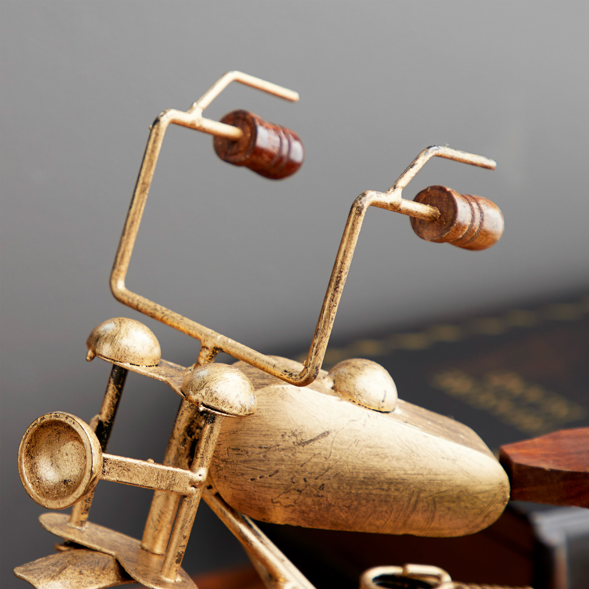 <small>Escultura</small> <br><b>Motocicleta</b> - Imagen 3